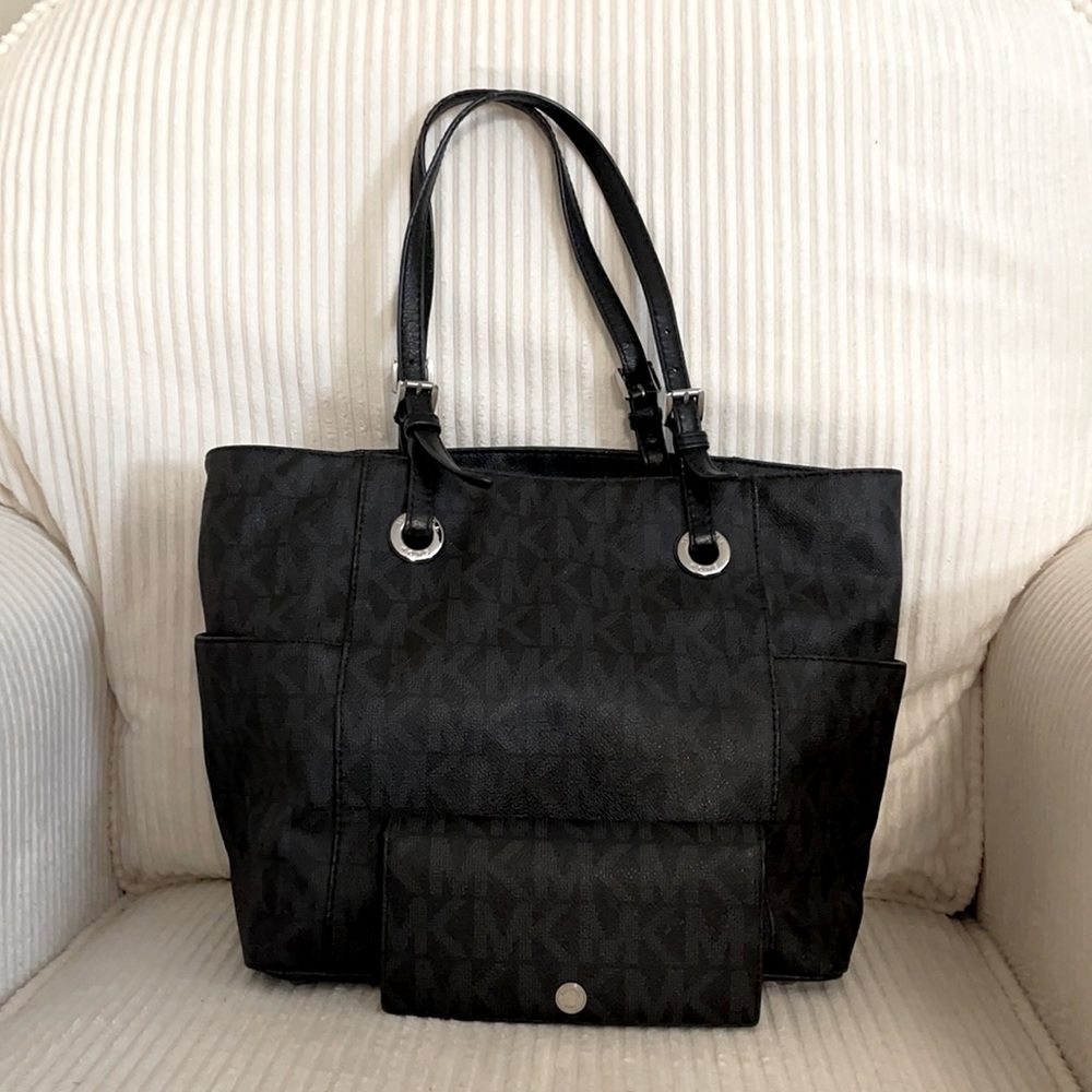 Michael Kors Purse With Wallet